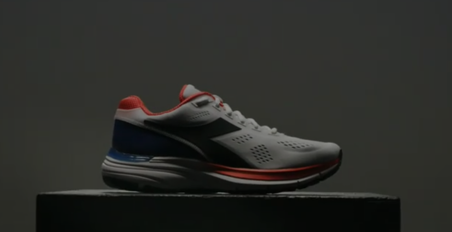 DIADORA